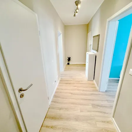 4-zimmer-wohnung Mit 2 Balkonen דירה מולהיים אן דר רור