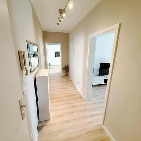 4-zimmer-wohnung Mit 2 Balkonen מולהיים אן דר רור